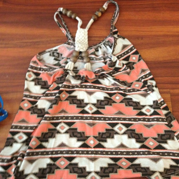 ❌SOLD❌Tribal top - Picture 2 of 2