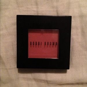 bobbi brown blush in 'tawny'