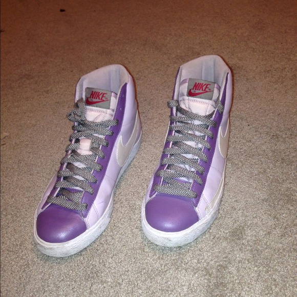 FINAL PRICE...Nike Blazers 9.5