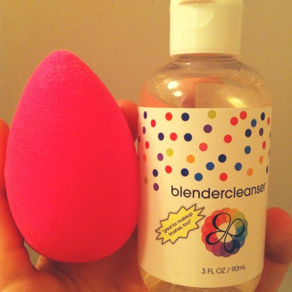 ❤Beautyblender & travel size blendercleanser❤