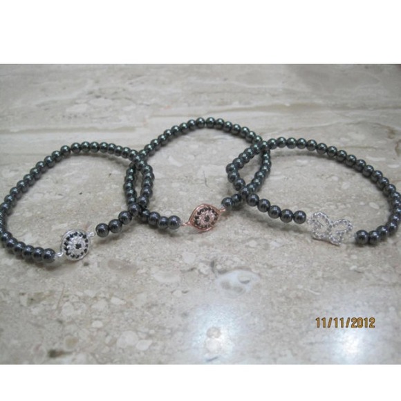 Jewelry - Hematite bead bracelet