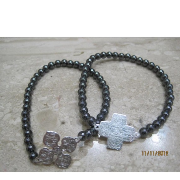 Hematite bead bracelet - Picture 2 of 4