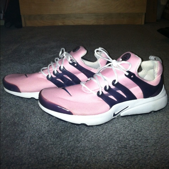 🚨SOLD! Pink Nike Prestos! Price negotiable!