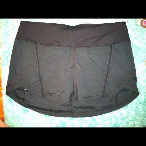 LULULEMON Tennis or Running Skirt