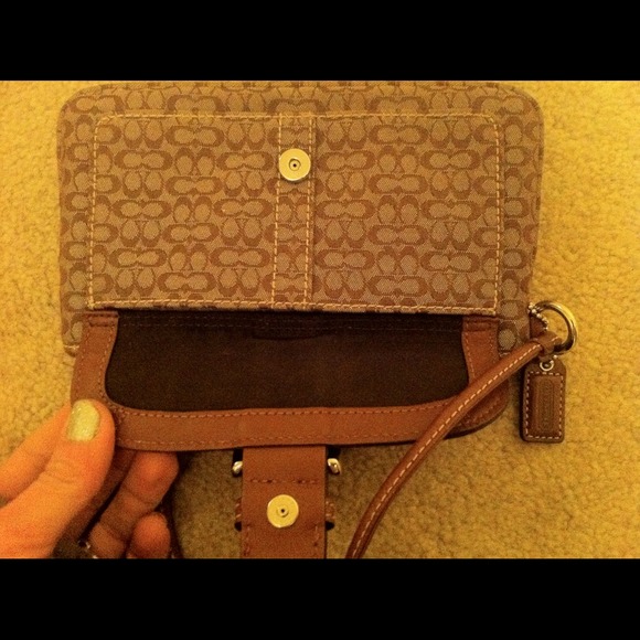X SOLD X👇 🌟NWOT Coach Clutch🌟 - Picture 4 of 4
