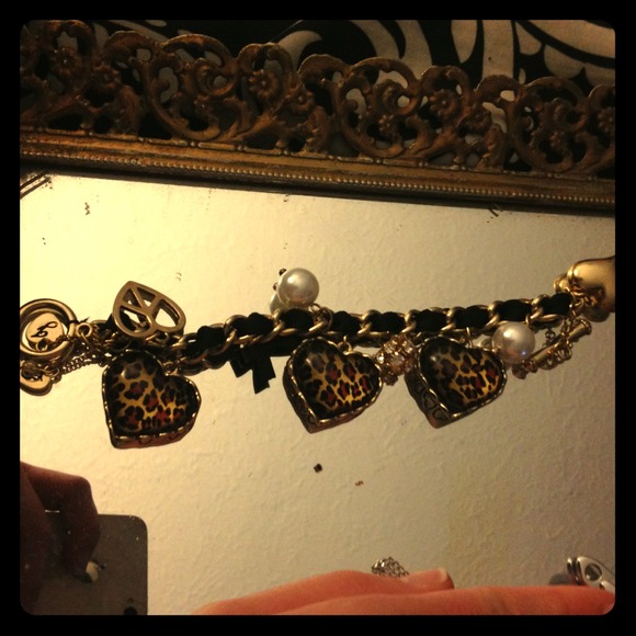 💢REDUCED💢Betsey Johnson charm bracelet