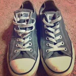 Women's gray Converse