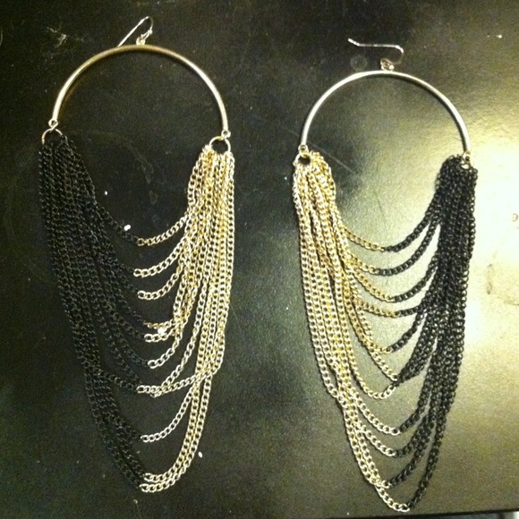 💙SOLD💙 black and gold hoop/chain  hearings