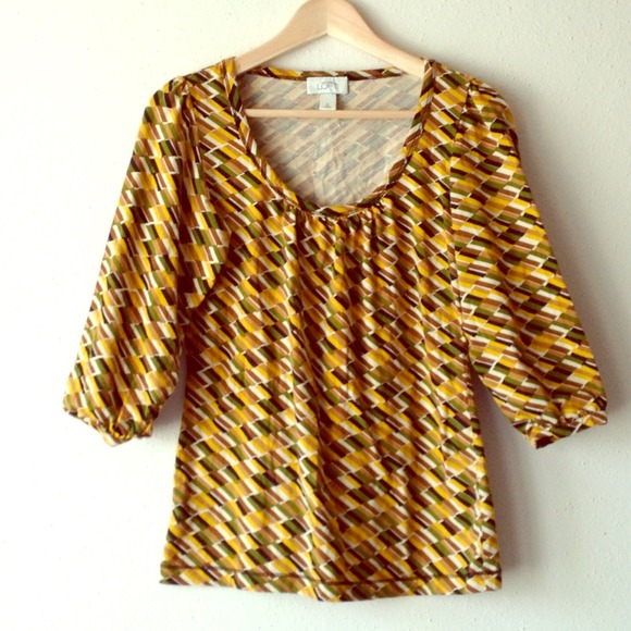 ❌SOLD in Bundle LOFT Multi-Color Pattern Top.