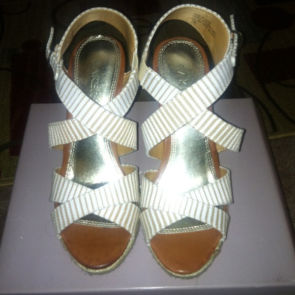 Buckle strap wedges. - Picture 2 of 4