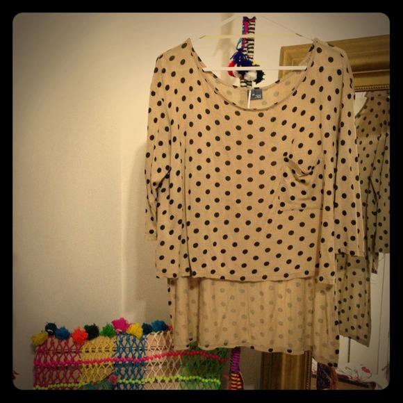 Polka dot high-low top