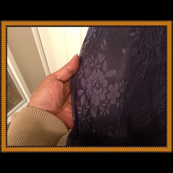 Grey lace top🔕🔕SOLD🔕🔕 - Picture 2 of 4