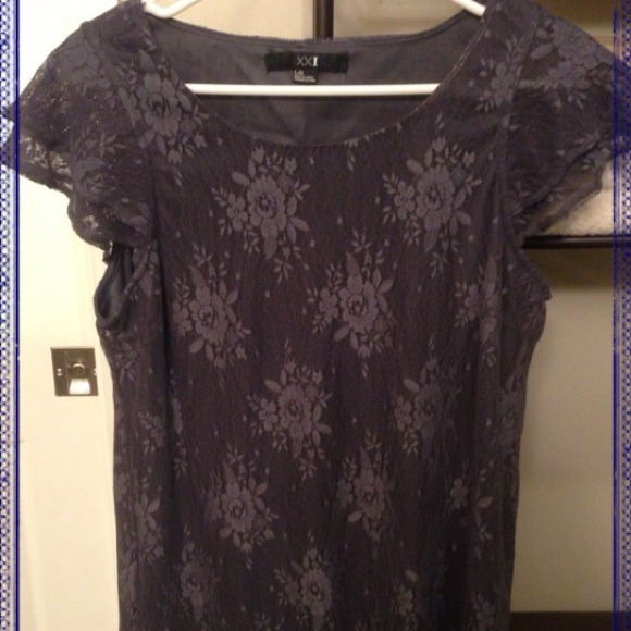 Grey lace top🔕🔕SOLD🔕🔕 - Picture 4 of 4