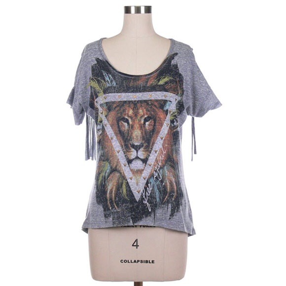 Lion printed with studded and cut off back top - Picture 1 of 4