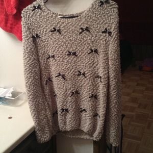 Bow sweater ❌SOLD❌