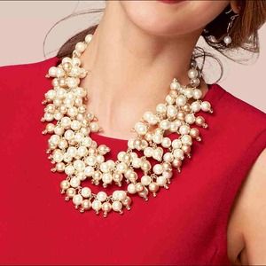Stella & Dot Sofia Bib Pearl Necklace