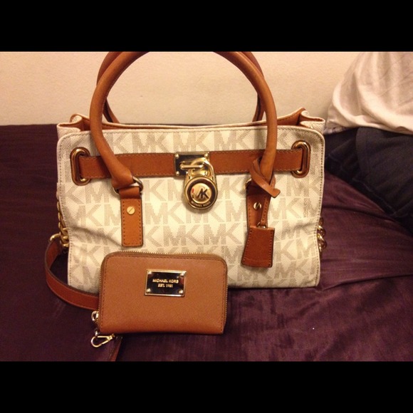 Authentic Michael Kors purse and wallet for sale - Picture 1 of 3