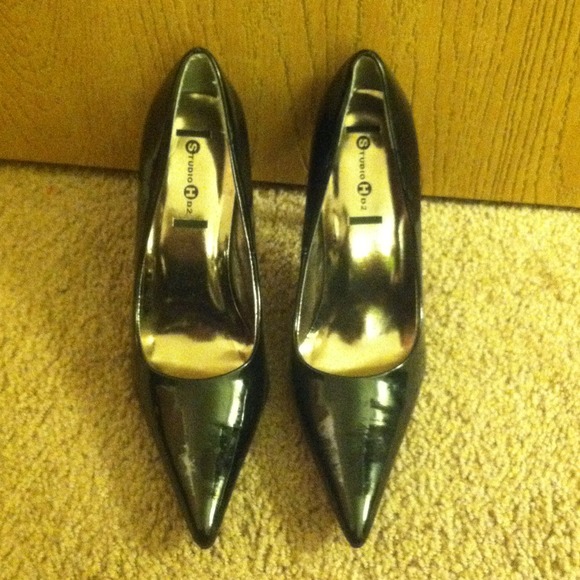 Black heels size 8