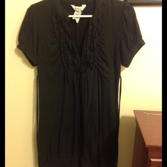 *REDUCED* Short black dress-CUTE!