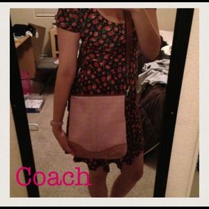 Authentic Coach crossbody/messenger