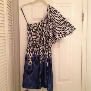 🎉HOST PICK! One shoulder Collective Concept dress