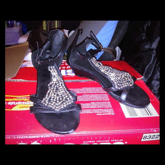 Black sandals with small wedge 6.5
