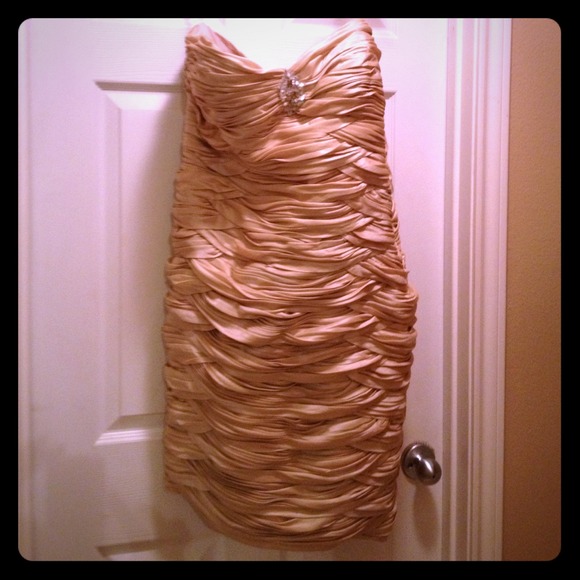 Champagne Strapless Dress! ✨✨✨FLASH SALE✨✨✨✨