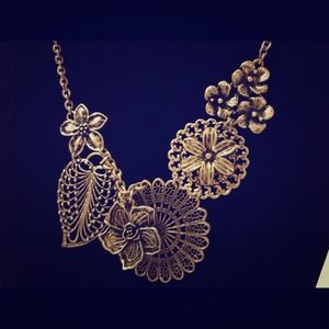 Premier Designs Botanical Necklace -reserved