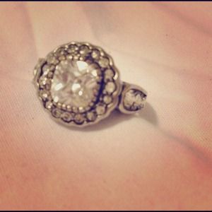 SOLD***Premier Designs Oh So Glam Ring