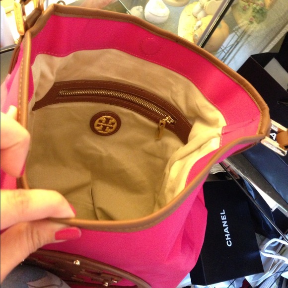 Tory burch tote - Picture 2 of 3
