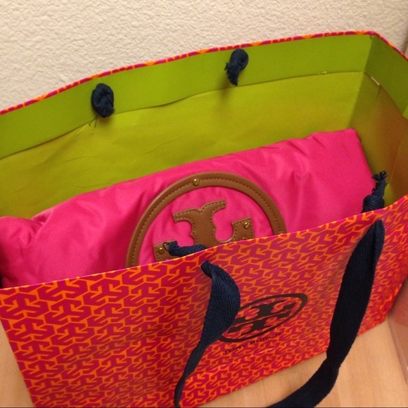 Tory burch tote - Picture 3 of 3