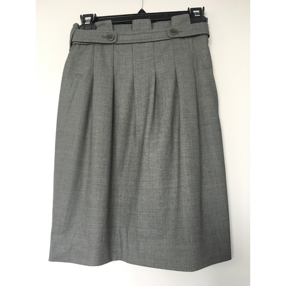 BCBG High Waisted Grey Pleated Skirt - Picture 2 of 3