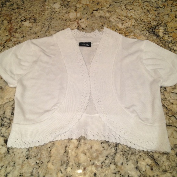 DONATED **REDUCED*** Like New Rue 21 white balero