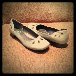 Nicole shoes, gray, never worn.