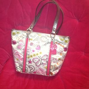 Coach Poppy Tote from the spring collection.