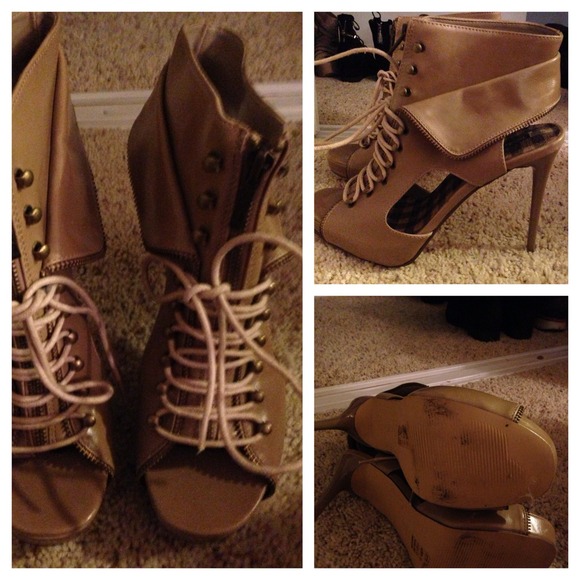 Michael Antonio Lace-Up booties Sz8.5