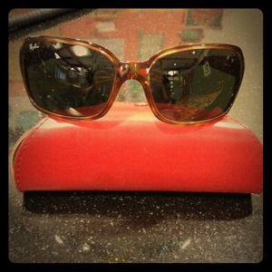 ❗❗SOLD ❗❗Ray-Ban Sunglasses