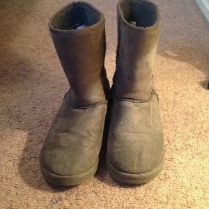 Gray Airwalk boots