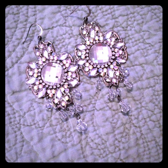 Beautiful costume earrings.