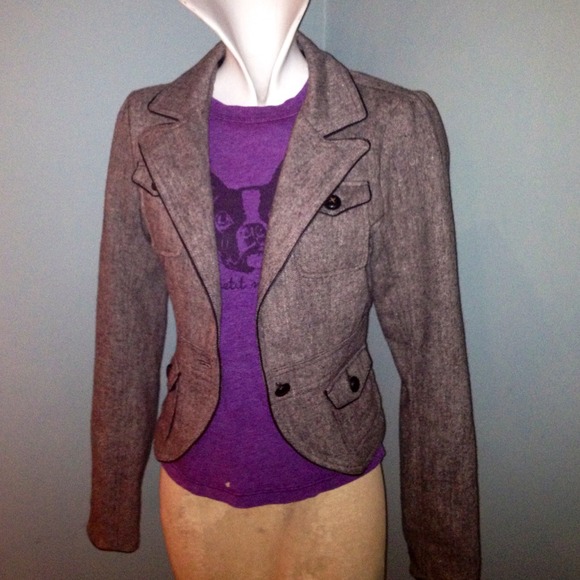 SOLD in bundle Brown fitted jkt w leather piping