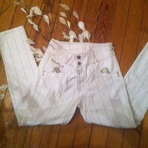 White Colombian jeans " levanta Cola"