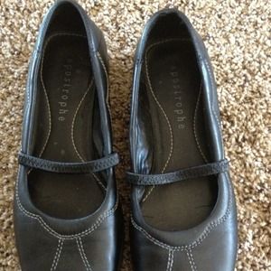 Adorable comfy flats