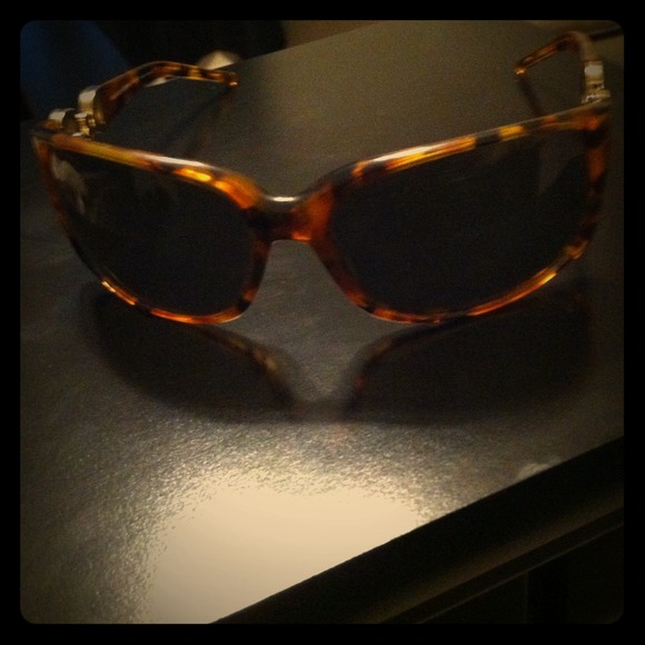 D & G Tortoise sunglasses