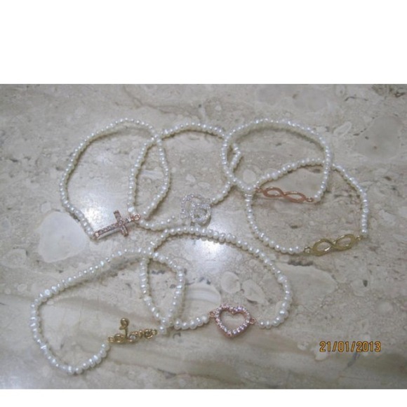 Jewelry - Mini freshwater pearl bracelet