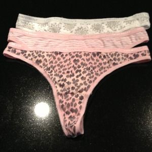🚫Traded🚫NWOT bundle of VS thongs