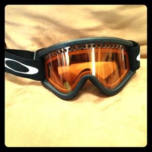 Oakley ski/snowboarding goggles