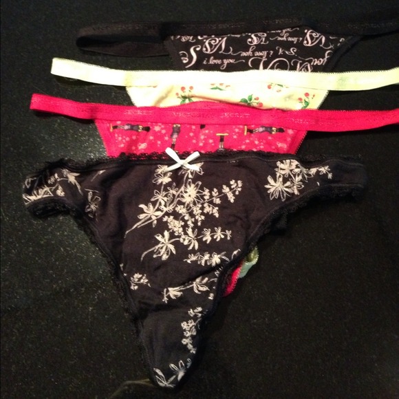 🚫Traded🚫NWOT bundle of 4 VS thongs