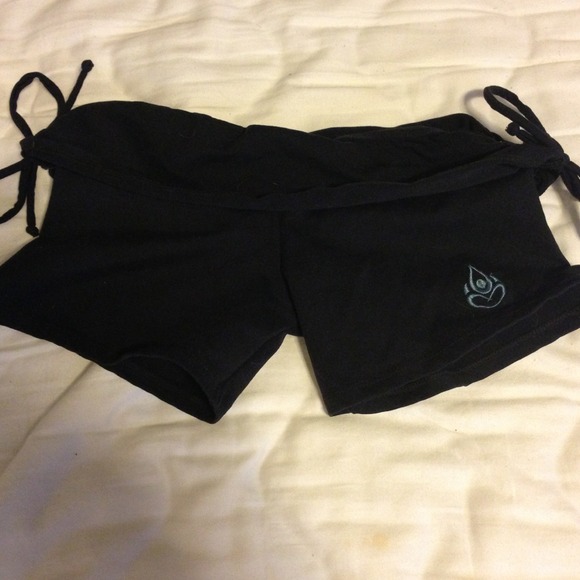 Yoga shorts - Picture 3 of 3