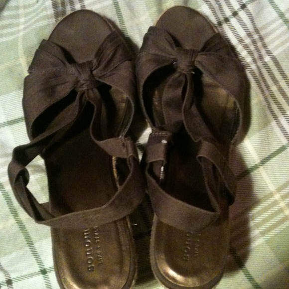 REDUCED!! Brown wedges
