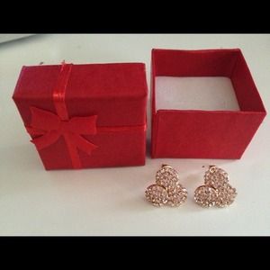 Brand NEW rose gold played blinging earrings